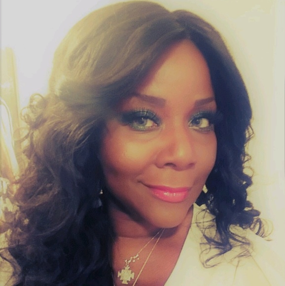 Meet your Posher, Claudine - Picture 1 of 1